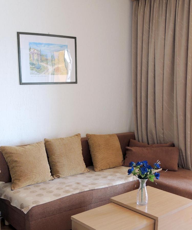 Apartman Husic Pag Town Exteriör bild