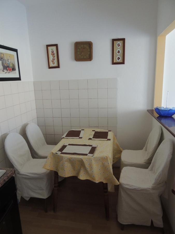 Apartman Husic Pag Town Exteriör bild