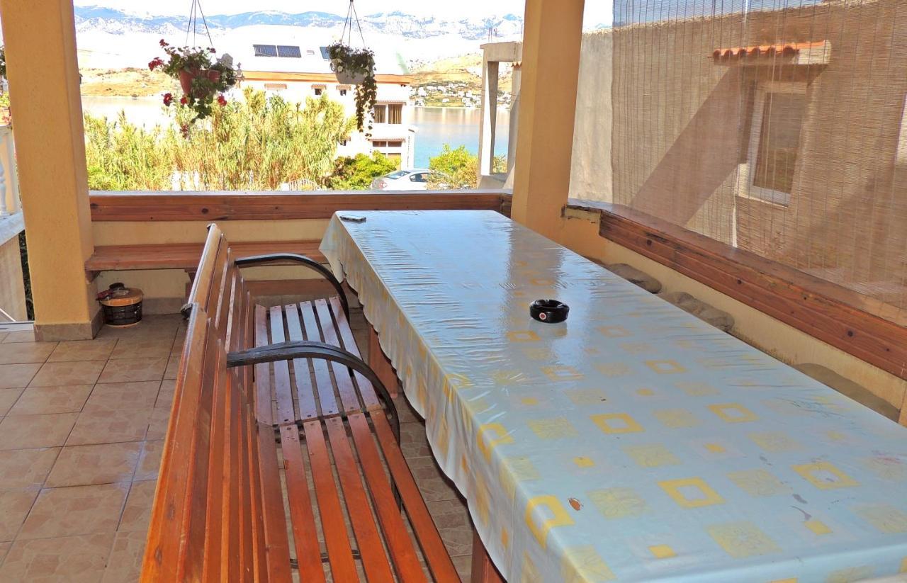 Apartman Husic Pag Town Exteriör bild