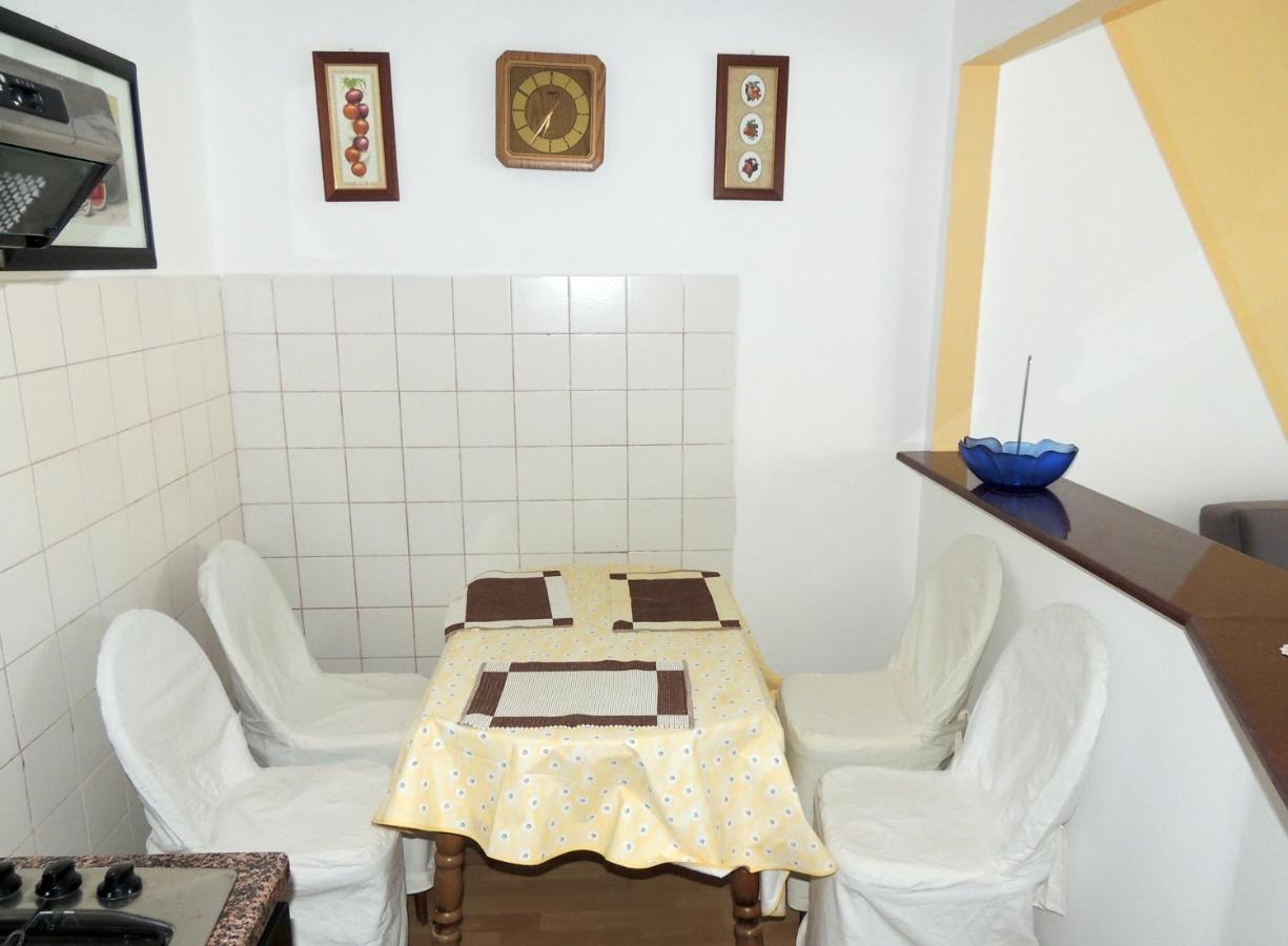 Apartman Husic Pag Town Exteriör bild