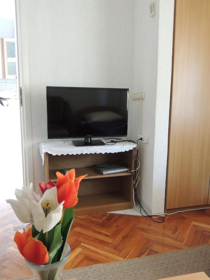 Apartman Husic Pag Town Exteriör bild