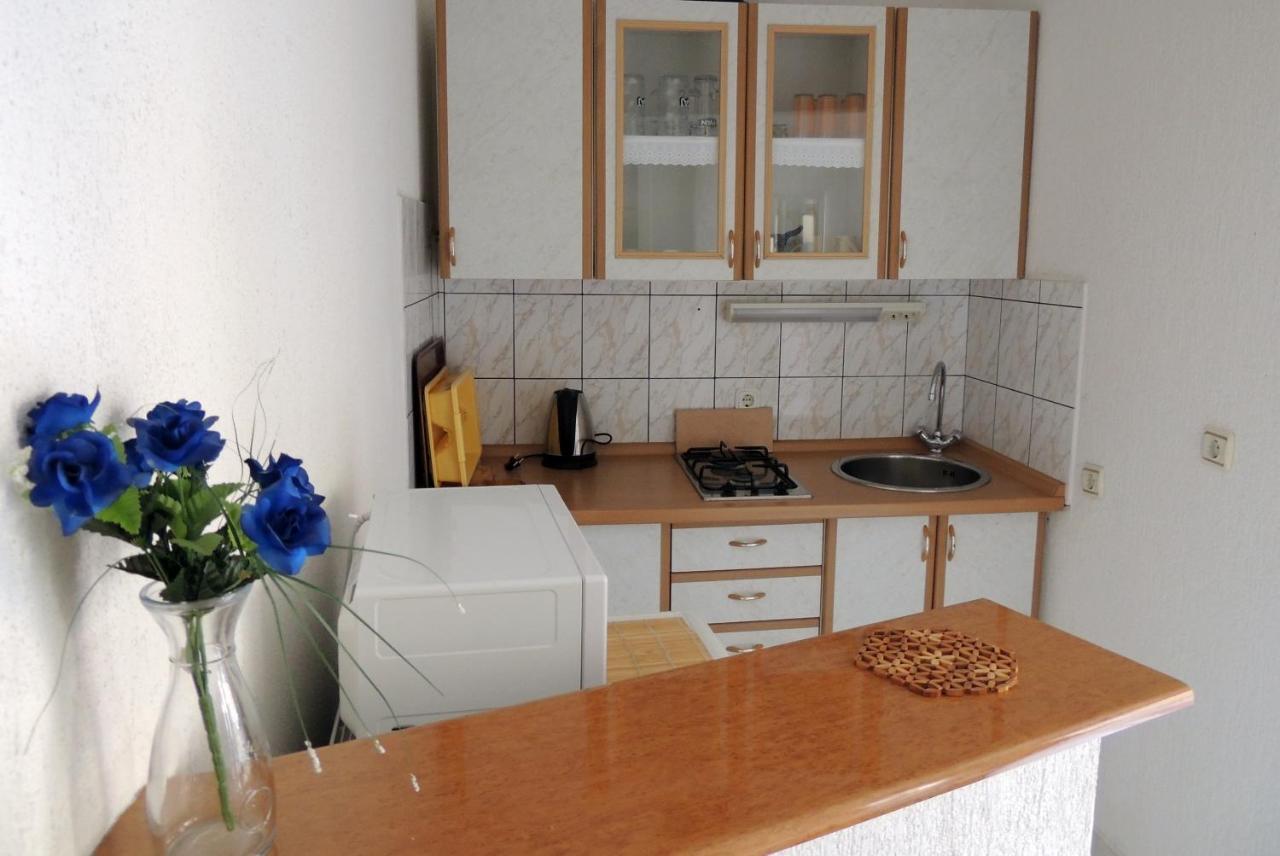 Apartman Husic Pag Town Exteriör bild