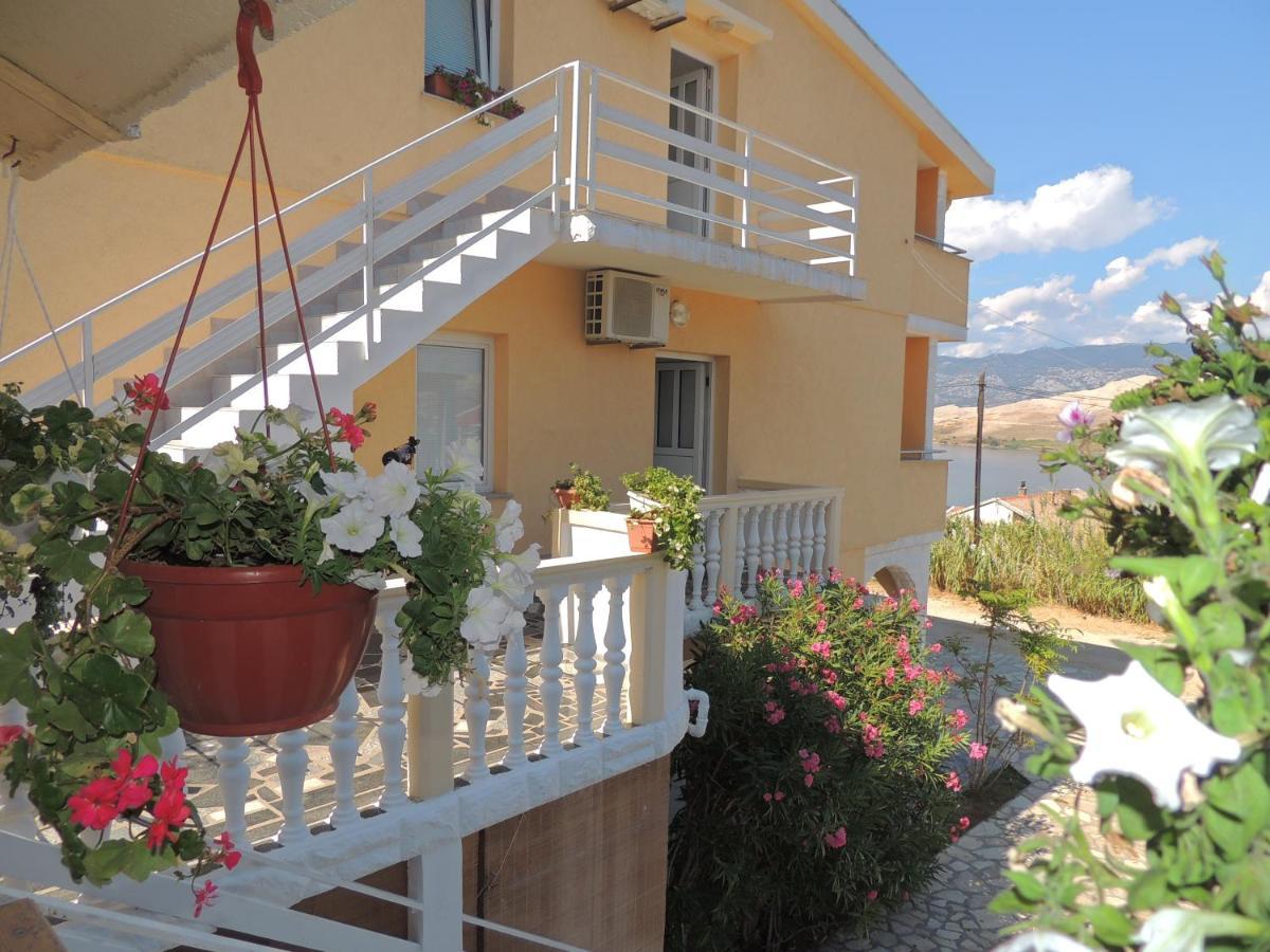 Apartman Husic Pag Town Exteriör bild