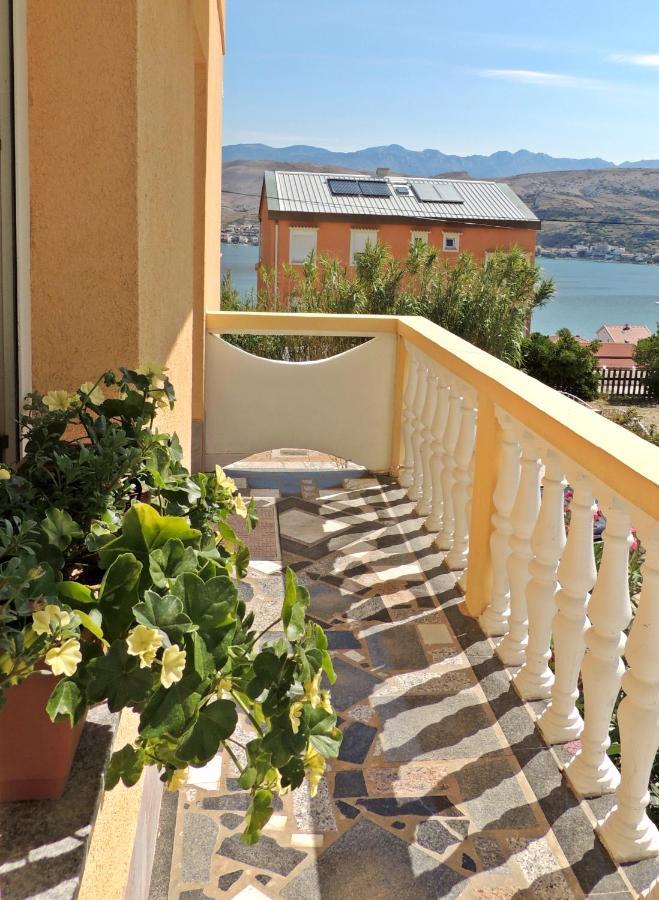 Apartman Husic Pag Town Exteriör bild